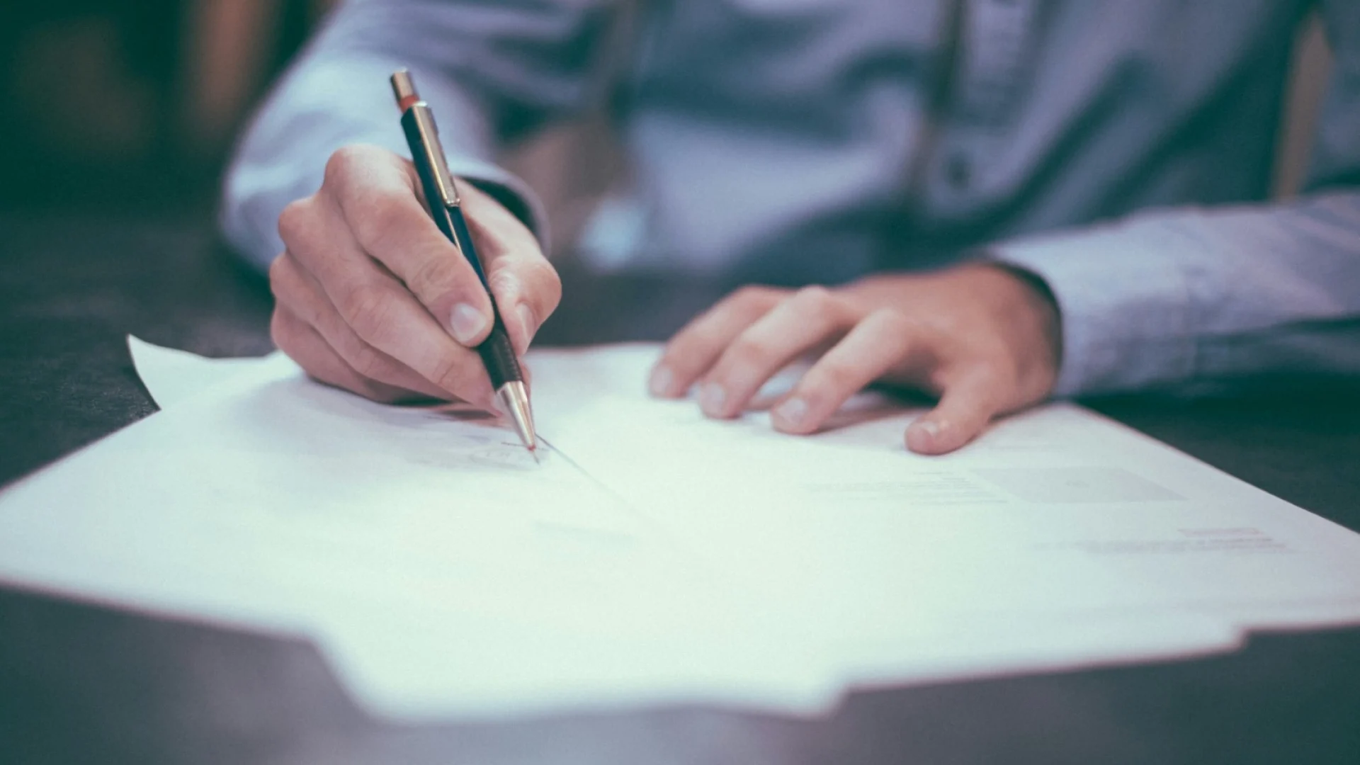 How to File U.S. Taxes While Living in Canada
