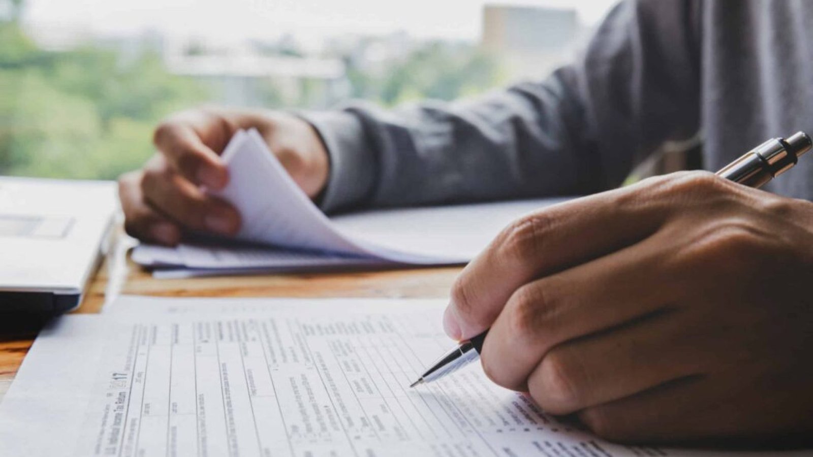 who-must-file-form
